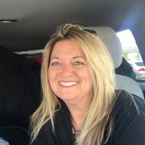 Meet your Posher, Dena